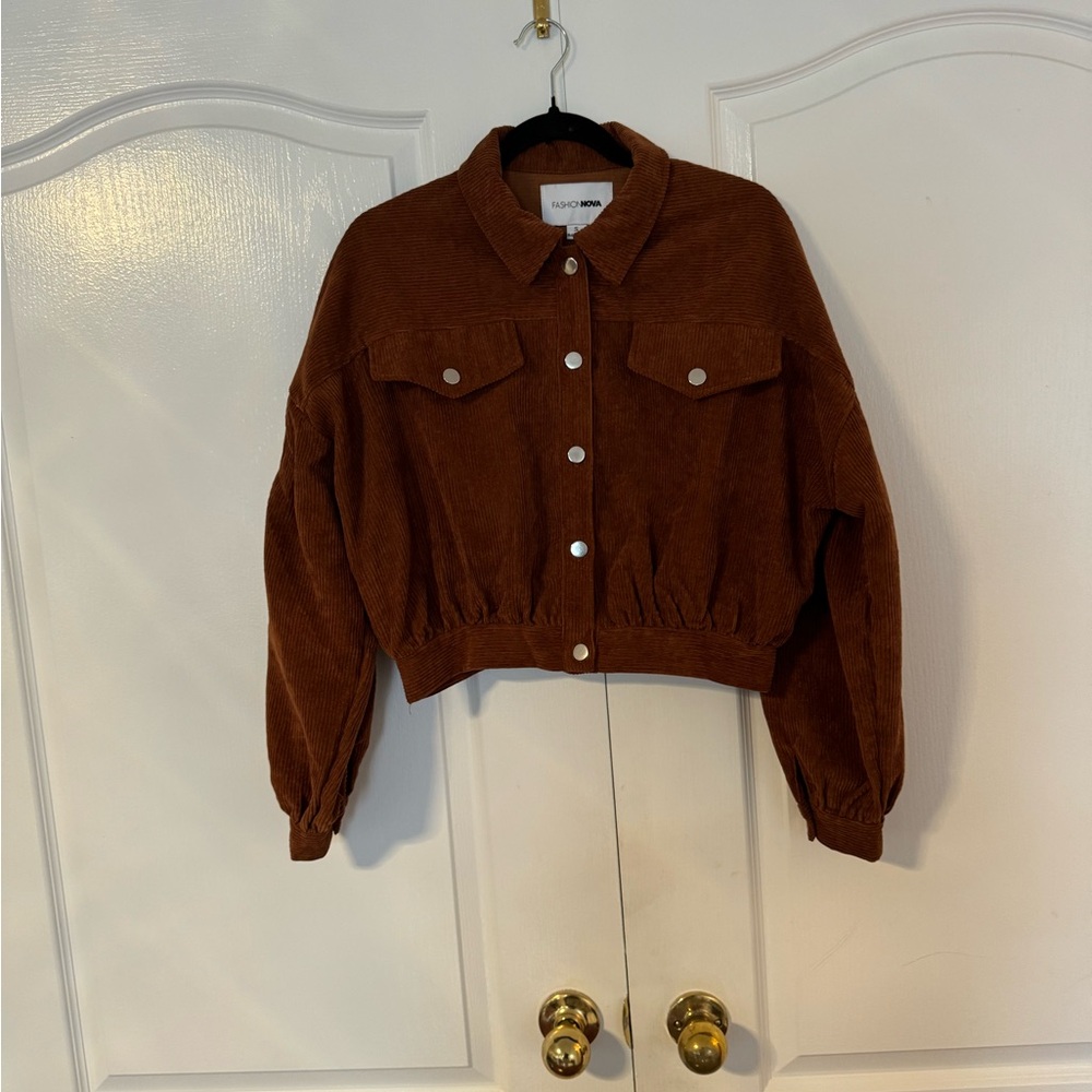 Brown Utility Jacket with Cropped Design and Classic Collar